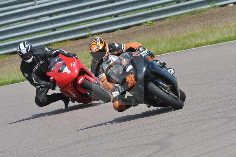 Motorcycle action photographs;Rockingham;Rockingham photographs;Trackday digital images;event digital images;eventdigitalimages;no limits trackday;peter wileman photography;rockingham corby northamptonshire;trackday;trackday photos