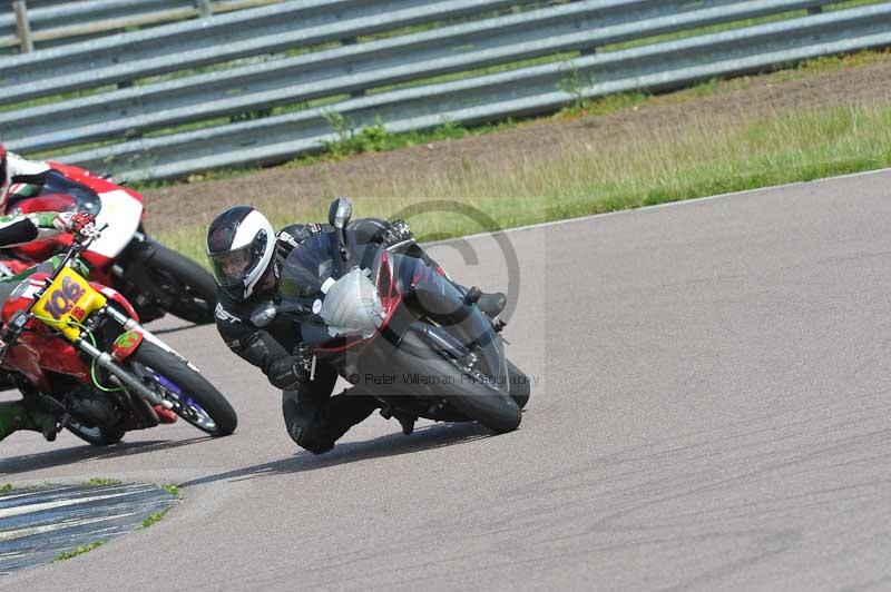 Motorcycle action photographs;Rockingham;Rockingham photographs;Trackday digital images;event digital images;eventdigitalimages;no limits trackday;peter wileman photography;rockingham corby northamptonshire;trackday;trackday photos