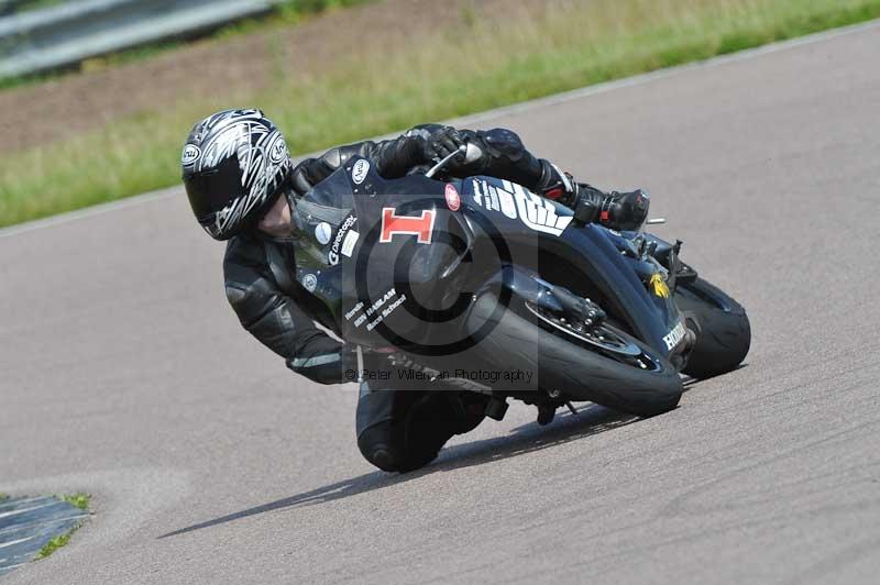 Motorcycle action photographs;Rockingham;Rockingham photographs;Trackday digital images;event digital images;eventdigitalimages;no limits trackday;peter wileman photography;rockingham corby northamptonshire;trackday;trackday photos