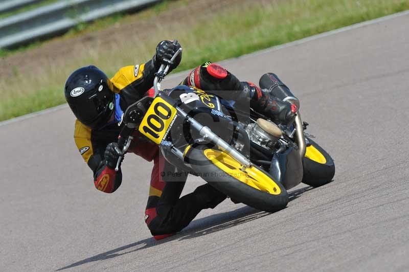 Motorcycle action photographs;Rockingham;Rockingham photographs;Trackday digital images;event digital images;eventdigitalimages;no limits trackday;peter wileman photography;rockingham corby northamptonshire;trackday;trackday photos