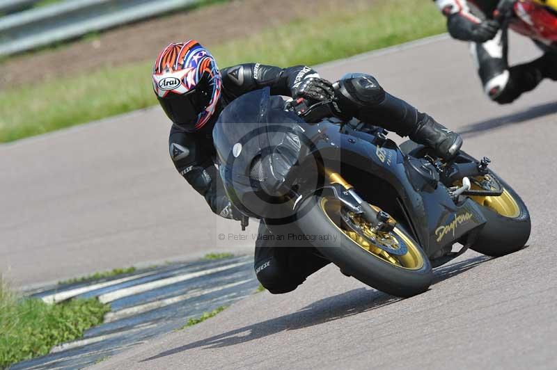 Motorcycle action photographs;Rockingham;Rockingham photographs;Trackday digital images;event digital images;eventdigitalimages;no limits trackday;peter wileman photography;rockingham corby northamptonshire;trackday;trackday photos