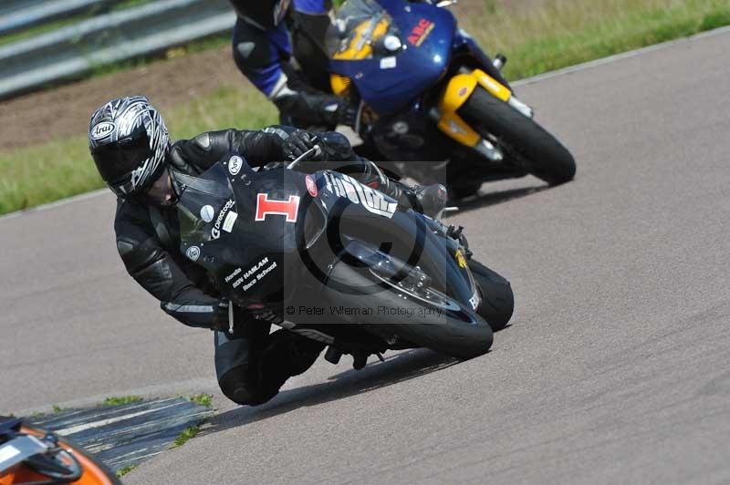 Motorcycle action photographs;Rockingham;Rockingham photographs;Trackday digital images;event digital images;eventdigitalimages;no limits trackday;peter wileman photography;rockingham corby northamptonshire;trackday;trackday photos