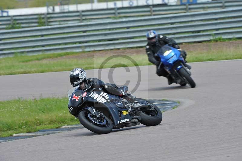 Motorcycle action photographs;Rockingham;Rockingham photographs;Trackday digital images;event digital images;eventdigitalimages;no limits trackday;peter wileman photography;rockingham corby northamptonshire;trackday;trackday photos