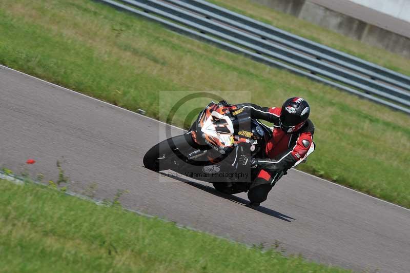 Motorcycle action photographs;Rockingham;Rockingham photographs;Trackday digital images;event digital images;eventdigitalimages;no limits trackday;peter wileman photography;rockingham corby northamptonshire;trackday;trackday photos