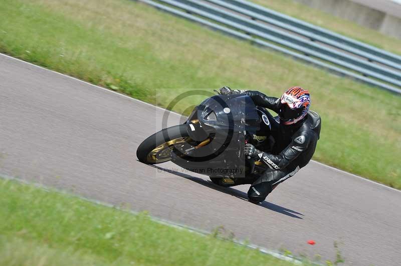 Motorcycle action photographs;Rockingham;Rockingham photographs;Trackday digital images;event digital images;eventdigitalimages;no limits trackday;peter wileman photography;rockingham corby northamptonshire;trackday;trackday photos