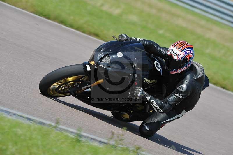 Motorcycle action photographs;Rockingham;Rockingham photographs;Trackday digital images;event digital images;eventdigitalimages;no limits trackday;peter wileman photography;rockingham corby northamptonshire;trackday;trackday photos