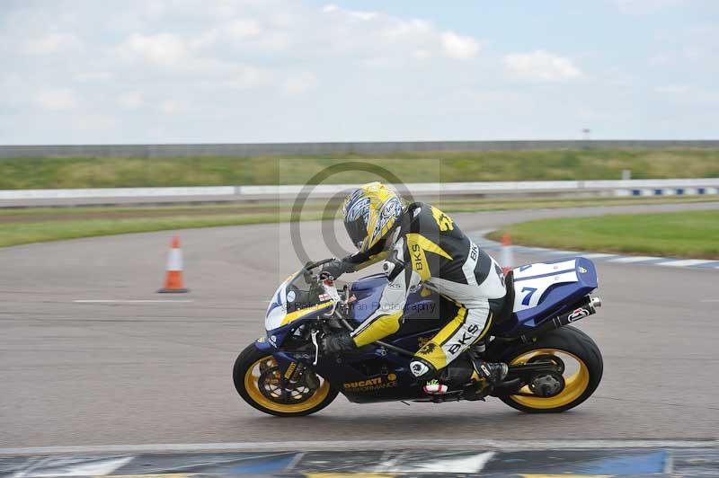 Motorcycle action photographs;Rockingham;Rockingham photographs;Trackday digital images;event digital images;eventdigitalimages;no limits trackday;peter wileman photography;rockingham corby northamptonshire;trackday;trackday photos