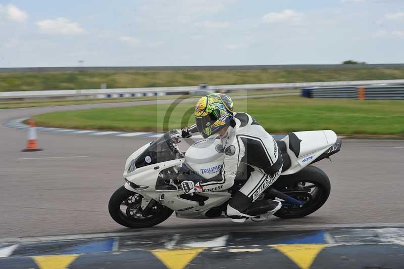 Motorcycle action photographs;Rockingham;Rockingham photographs;Trackday digital images;event digital images;eventdigitalimages;no limits trackday;peter wileman photography;rockingham corby northamptonshire;trackday;trackday photos