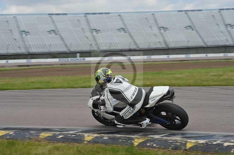 Motorcycle action photographs;Rockingham;Rockingham photographs;Trackday digital images;event digital images;eventdigitalimages;no limits trackday;peter wileman photography;rockingham corby northamptonshire;trackday;trackday photos