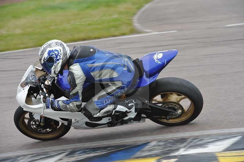 Motorcycle action photographs;Rockingham;Rockingham photographs;Trackday digital images;event digital images;eventdigitalimages;no limits trackday;peter wileman photography;rockingham corby northamptonshire;trackday;trackday photos