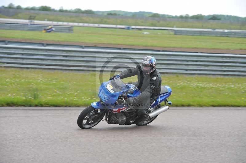 Motorcycle action photographs;Rockingham;Rockingham photographs;Trackday digital images;event digital images;eventdigitalimages;no limits trackday;peter wileman photography;rockingham corby northamptonshire;trackday;trackday photos