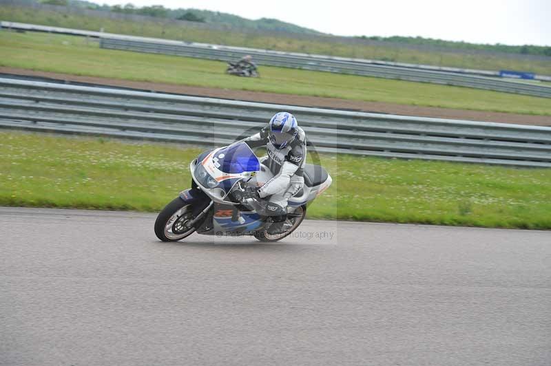 Motorcycle action photographs;Rockingham;Rockingham photographs;Trackday digital images;event digital images;eventdigitalimages;no limits trackday;peter wileman photography;rockingham corby northamptonshire;trackday;trackday photos