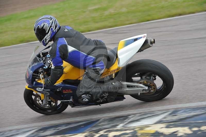 Motorcycle action photographs;Rockingham;Rockingham photographs;Trackday digital images;event digital images;eventdigitalimages;no limits trackday;peter wileman photography;rockingham corby northamptonshire;trackday;trackday photos