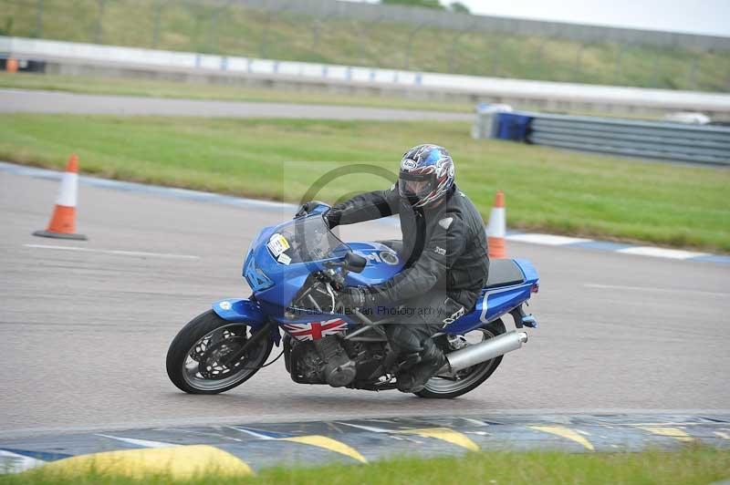 Motorcycle action photographs;Rockingham;Rockingham photographs;Trackday digital images;event digital images;eventdigitalimages;no limits trackday;peter wileman photography;rockingham corby northamptonshire;trackday;trackday photos