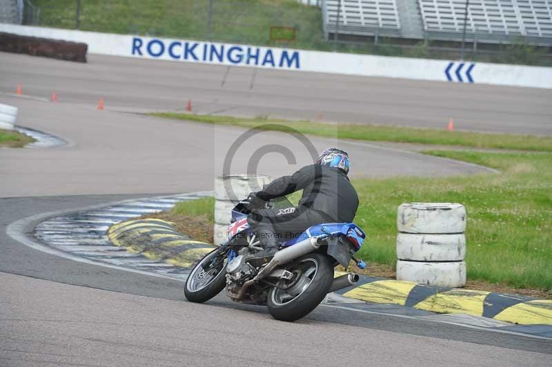 Motorcycle action photographs;Rockingham;Rockingham photographs;Trackday digital images;event digital images;eventdigitalimages;no limits trackday;peter wileman photography;rockingham corby northamptonshire;trackday;trackday photos