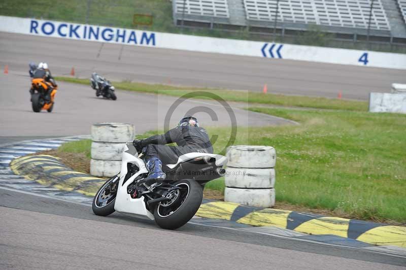 Motorcycle action photographs;Rockingham;Rockingham photographs;Trackday digital images;event digital images;eventdigitalimages;no limits trackday;peter wileman photography;rockingham corby northamptonshire;trackday;trackday photos