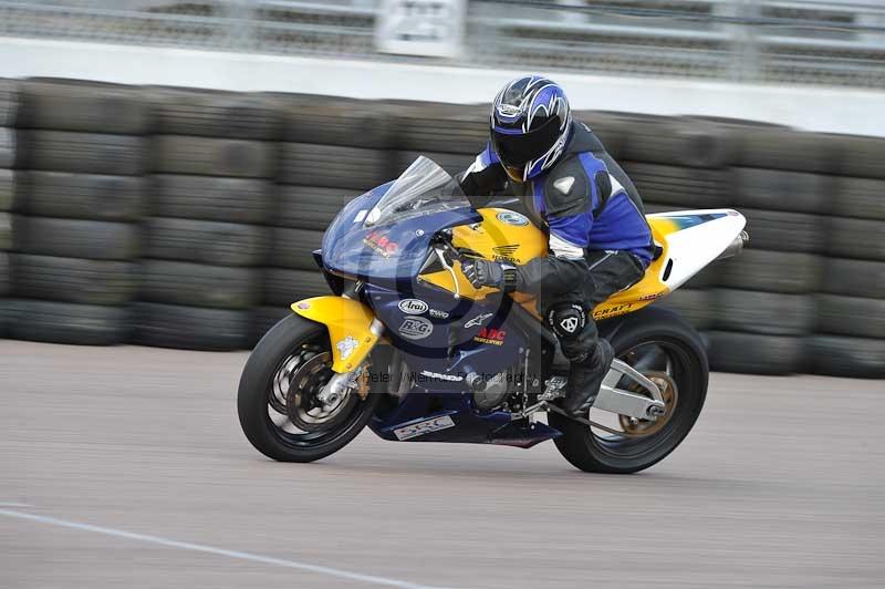 Motorcycle action photographs;Rockingham;Rockingham photographs;Trackday digital images;event digital images;eventdigitalimages;no limits trackday;peter wileman photography;rockingham corby northamptonshire;trackday;trackday photos