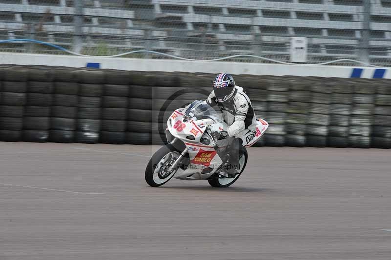 Motorcycle action photographs;Rockingham;Rockingham photographs;Trackday digital images;event digital images;eventdigitalimages;no limits trackday;peter wileman photography;rockingham corby northamptonshire;trackday;trackday photos