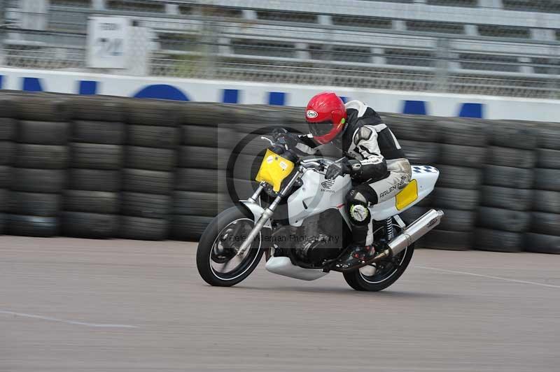 Motorcycle action photographs;Rockingham;Rockingham photographs;Trackday digital images;event digital images;eventdigitalimages;no limits trackday;peter wileman photography;rockingham corby northamptonshire;trackday;trackday photos