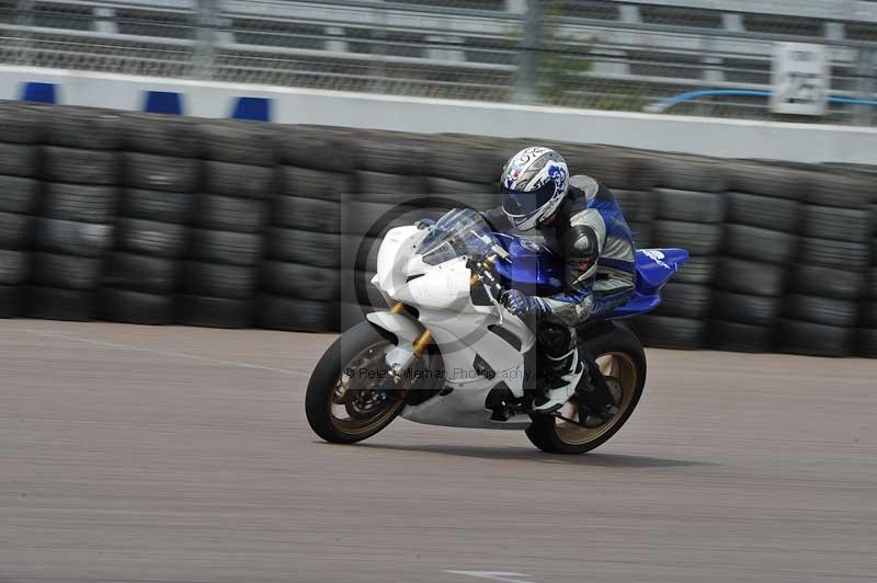 Motorcycle action photographs;Rockingham;Rockingham photographs;Trackday digital images;event digital images;eventdigitalimages;no limits trackday;peter wileman photography;rockingham corby northamptonshire;trackday;trackday photos