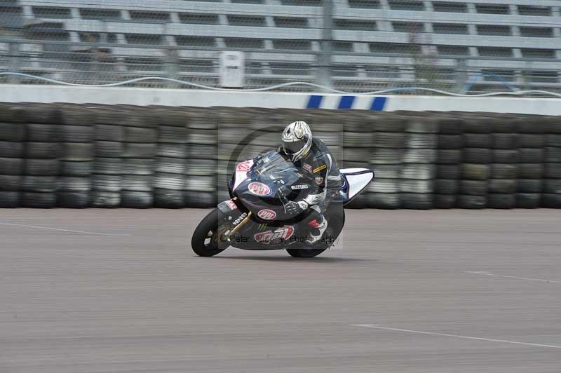 Motorcycle action photographs;Rockingham;Rockingham photographs;Trackday digital images;event digital images;eventdigitalimages;no limits trackday;peter wileman photography;rockingham corby northamptonshire;trackday;trackday photos