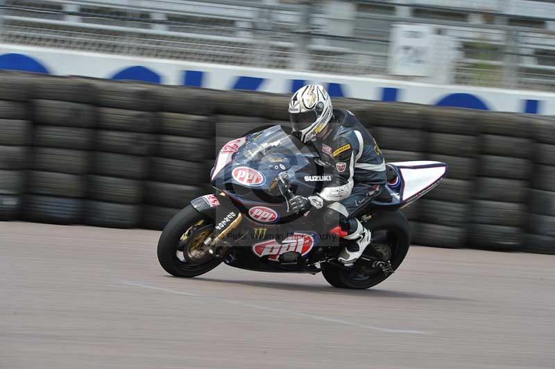 Motorcycle action photographs;Rockingham;Rockingham photographs;Trackday digital images;event digital images;eventdigitalimages;no limits trackday;peter wileman photography;rockingham corby northamptonshire;trackday;trackday photos