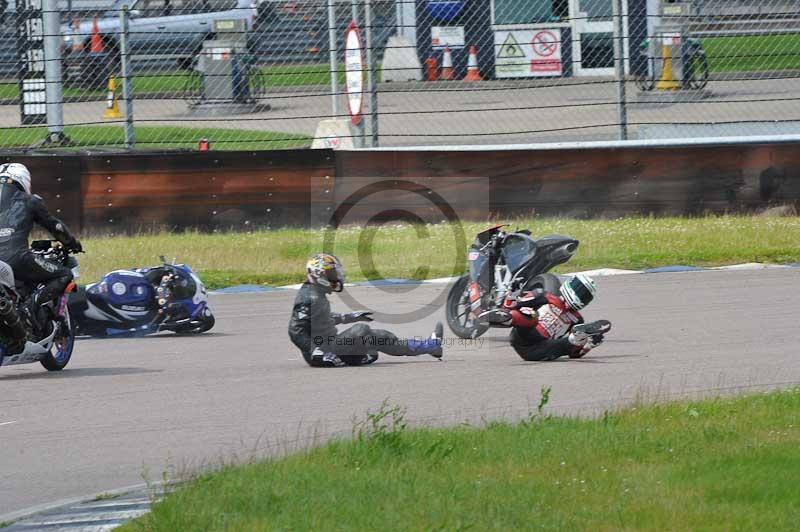 Motorcycle action photographs;Rockingham;Rockingham photographs;Trackday digital images;event digital images;eventdigitalimages;no limits trackday;peter wileman photography;rockingham corby northamptonshire;trackday;trackday photos