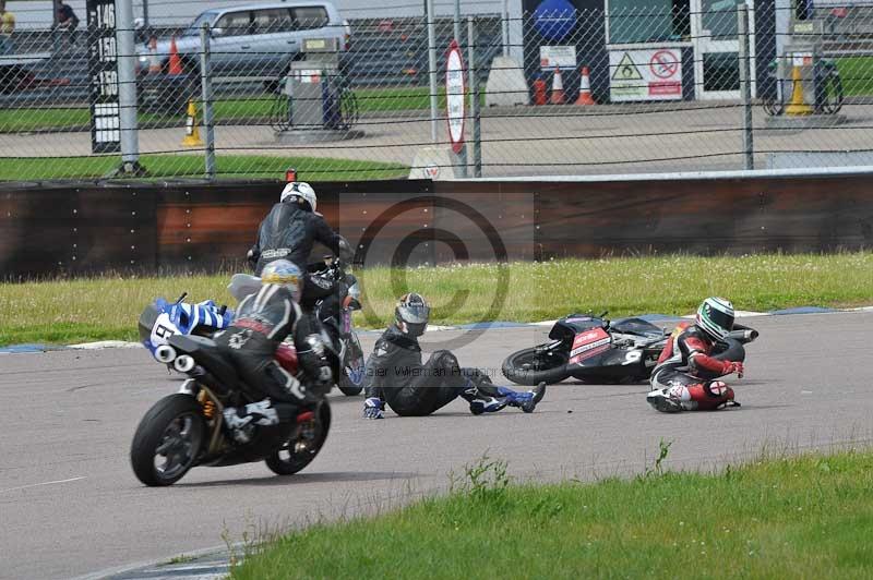 Motorcycle action photographs;Rockingham;Rockingham photographs;Trackday digital images;event digital images;eventdigitalimages;no limits trackday;peter wileman photography;rockingham corby northamptonshire;trackday;trackday photos