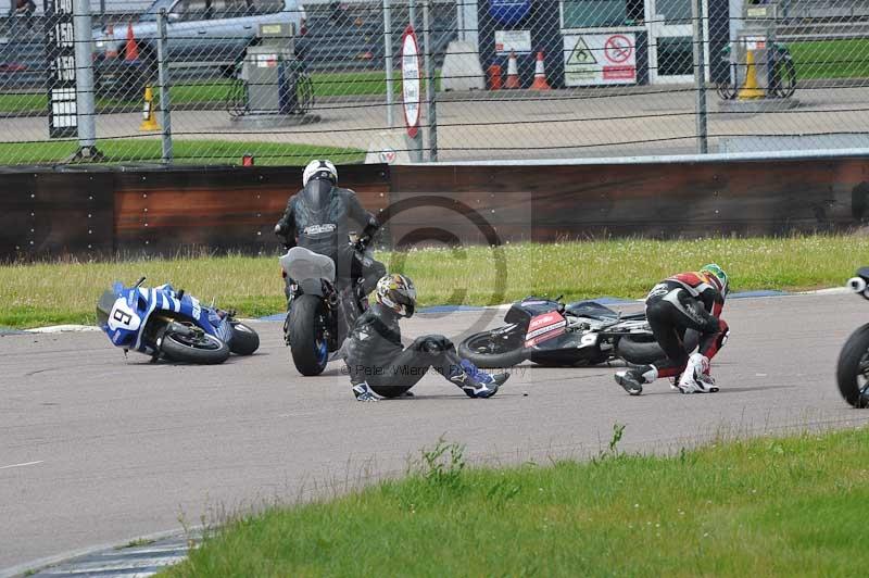 Motorcycle action photographs;Rockingham;Rockingham photographs;Trackday digital images;event digital images;eventdigitalimages;no limits trackday;peter wileman photography;rockingham corby northamptonshire;trackday;trackday photos