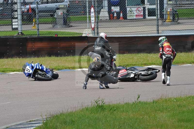 Motorcycle action photographs;Rockingham;Rockingham photographs;Trackday digital images;event digital images;eventdigitalimages;no limits trackday;peter wileman photography;rockingham corby northamptonshire;trackday;trackday photos