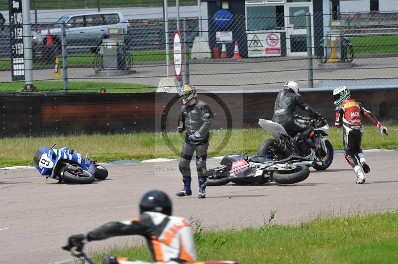 Motorcycle action photographs;Rockingham;Rockingham photographs;Trackday digital images;event digital images;eventdigitalimages;no limits trackday;peter wileman photography;rockingham corby northamptonshire;trackday;trackday photos