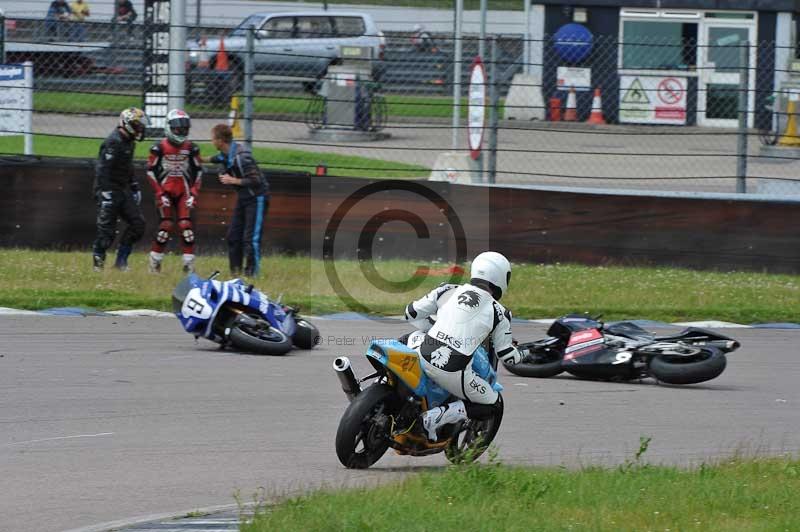 Motorcycle action photographs;Rockingham;Rockingham photographs;Trackday digital images;event digital images;eventdigitalimages;no limits trackday;peter wileman photography;rockingham corby northamptonshire;trackday;trackday photos