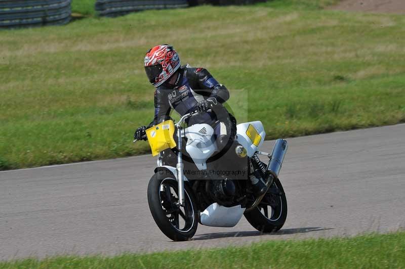 Motorcycle action photographs;Rockingham;Rockingham photographs;Trackday digital images;event digital images;eventdigitalimages;no limits trackday;peter wileman photography;rockingham corby northamptonshire;trackday;trackday photos