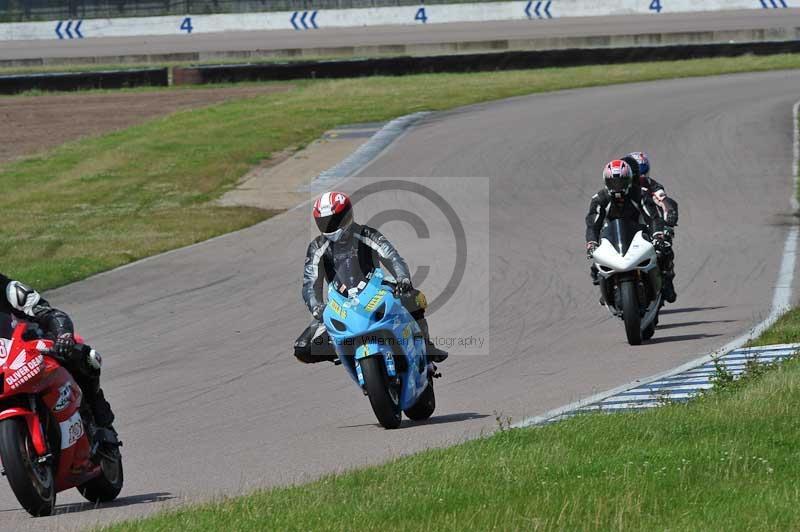 Motorcycle action photographs;Rockingham;Rockingham photographs;Trackday digital images;event digital images;eventdigitalimages;no limits trackday;peter wileman photography;rockingham corby northamptonshire;trackday;trackday photos