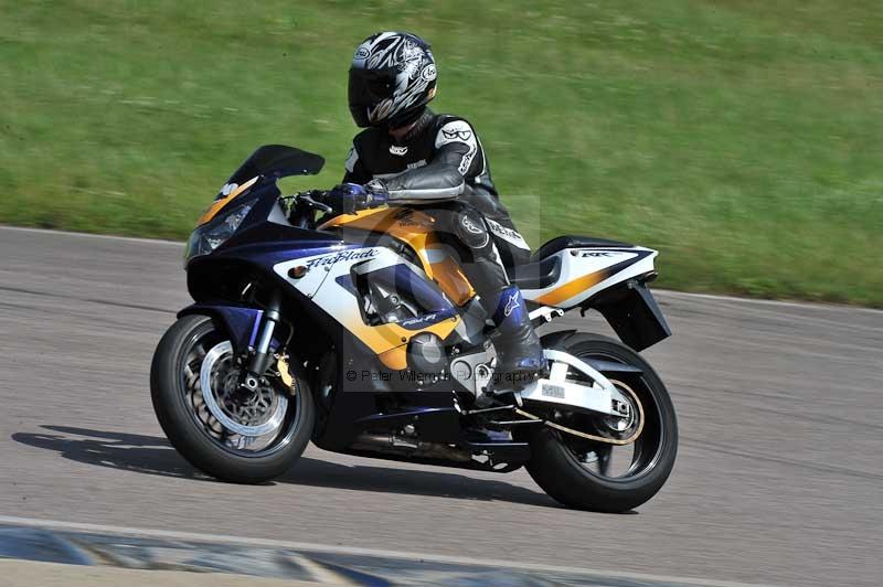 Motorcycle action photographs;Rockingham;Rockingham photographs;Trackday digital images;event digital images;eventdigitalimages;no limits trackday;peter wileman photography;rockingham corby northamptonshire;trackday;trackday photos