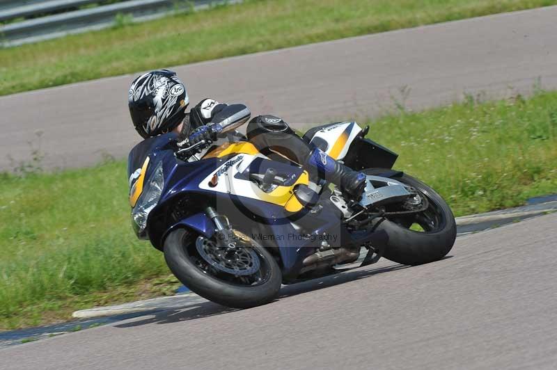 Motorcycle action photographs;Rockingham;Rockingham photographs;Trackday digital images;event digital images;eventdigitalimages;no limits trackday;peter wileman photography;rockingham corby northamptonshire;trackday;trackday photos