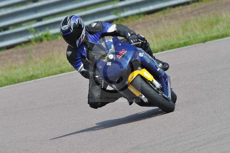 Motorcycle action photographs;Rockingham;Rockingham photographs;Trackday digital images;event digital images;eventdigitalimages;no limits trackday;peter wileman photography;rockingham corby northamptonshire;trackday;trackday photos