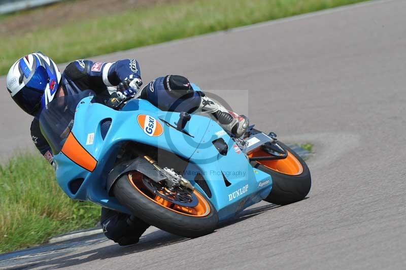 Motorcycle action photographs;Rockingham;Rockingham photographs;Trackday digital images;event digital images;eventdigitalimages;no limits trackday;peter wileman photography;rockingham corby northamptonshire;trackday;trackday photos