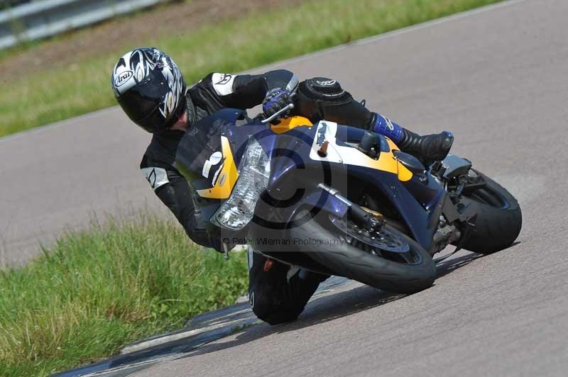 Motorcycle action photographs;Rockingham;Rockingham photographs;Trackday digital images;event digital images;eventdigitalimages;no limits trackday;peter wileman photography;rockingham corby northamptonshire;trackday;trackday photos