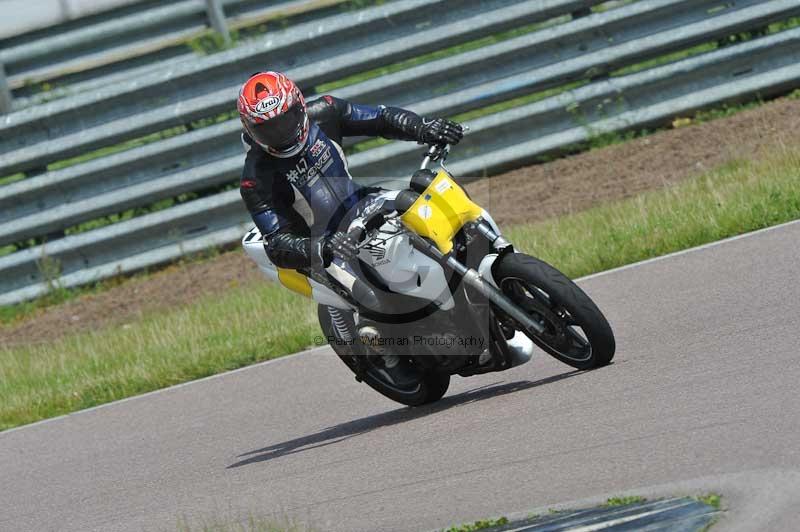 Motorcycle action photographs;Rockingham;Rockingham photographs;Trackday digital images;event digital images;eventdigitalimages;no limits trackday;peter wileman photography;rockingham corby northamptonshire;trackday;trackday photos