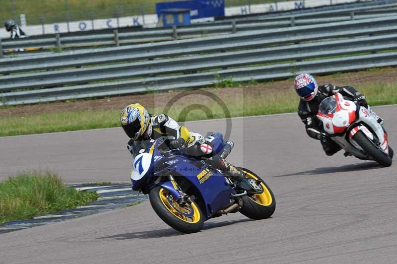 Motorcycle action photographs;Rockingham;Rockingham photographs;Trackday digital images;event digital images;eventdigitalimages;no limits trackday;peter wileman photography;rockingham corby northamptonshire;trackday;trackday photos