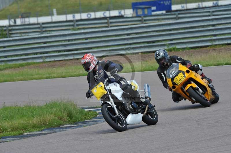 Motorcycle action photographs;Rockingham;Rockingham photographs;Trackday digital images;event digital images;eventdigitalimages;no limits trackday;peter wileman photography;rockingham corby northamptonshire;trackday;trackday photos