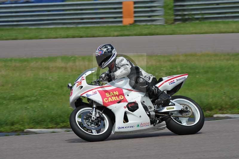 Motorcycle action photographs;Rockingham;Rockingham photographs;Trackday digital images;event digital images;eventdigitalimages;no limits trackday;peter wileman photography;rockingham corby northamptonshire;trackday;trackday photos