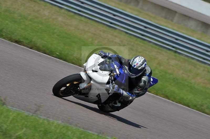 Motorcycle action photographs;Rockingham;Rockingham photographs;Trackday digital images;event digital images;eventdigitalimages;no limits trackday;peter wileman photography;rockingham corby northamptonshire;trackday;trackday photos