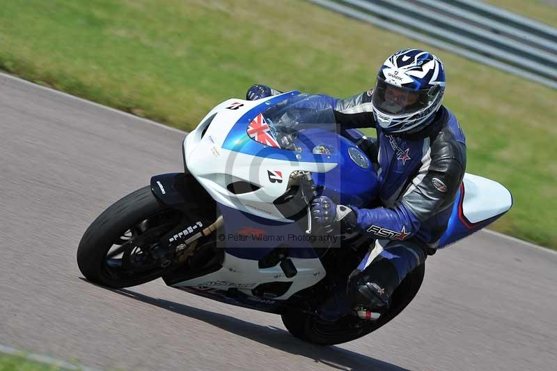 Motorcycle action photographs;Rockingham;Rockingham photographs;Trackday digital images;event digital images;eventdigitalimages;no limits trackday;peter wileman photography;rockingham corby northamptonshire;trackday;trackday photos