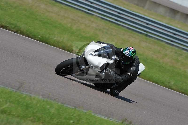 Motorcycle action photographs;Rockingham;Rockingham photographs;Trackday digital images;event digital images;eventdigitalimages;no limits trackday;peter wileman photography;rockingham corby northamptonshire;trackday;trackday photos