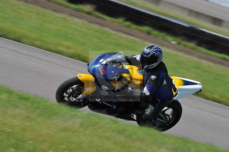 Motorcycle action photographs;Rockingham;Rockingham photographs;Trackday digital images;event digital images;eventdigitalimages;no limits trackday;peter wileman photography;rockingham corby northamptonshire;trackday;trackday photos