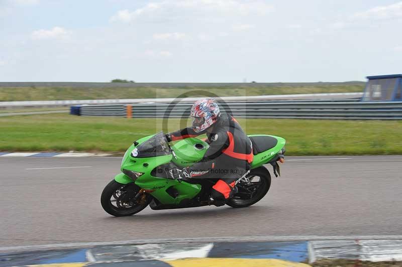 Motorcycle action photographs;Rockingham;Rockingham photographs;Trackday digital images;event digital images;eventdigitalimages;no limits trackday;peter wileman photography;rockingham corby northamptonshire;trackday;trackday photos