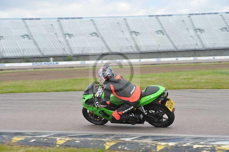 Motorcycle action photographs;Rockingham;Rockingham photographs;Trackday digital images;event digital images;eventdigitalimages;no limits trackday;peter wileman photography;rockingham corby northamptonshire;trackday;trackday photos