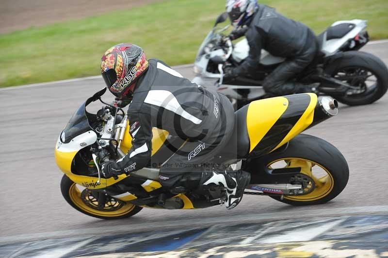 Motorcycle action photographs;Rockingham;Rockingham photographs;Trackday digital images;event digital images;eventdigitalimages;no limits trackday;peter wileman photography;rockingham corby northamptonshire;trackday;trackday photos